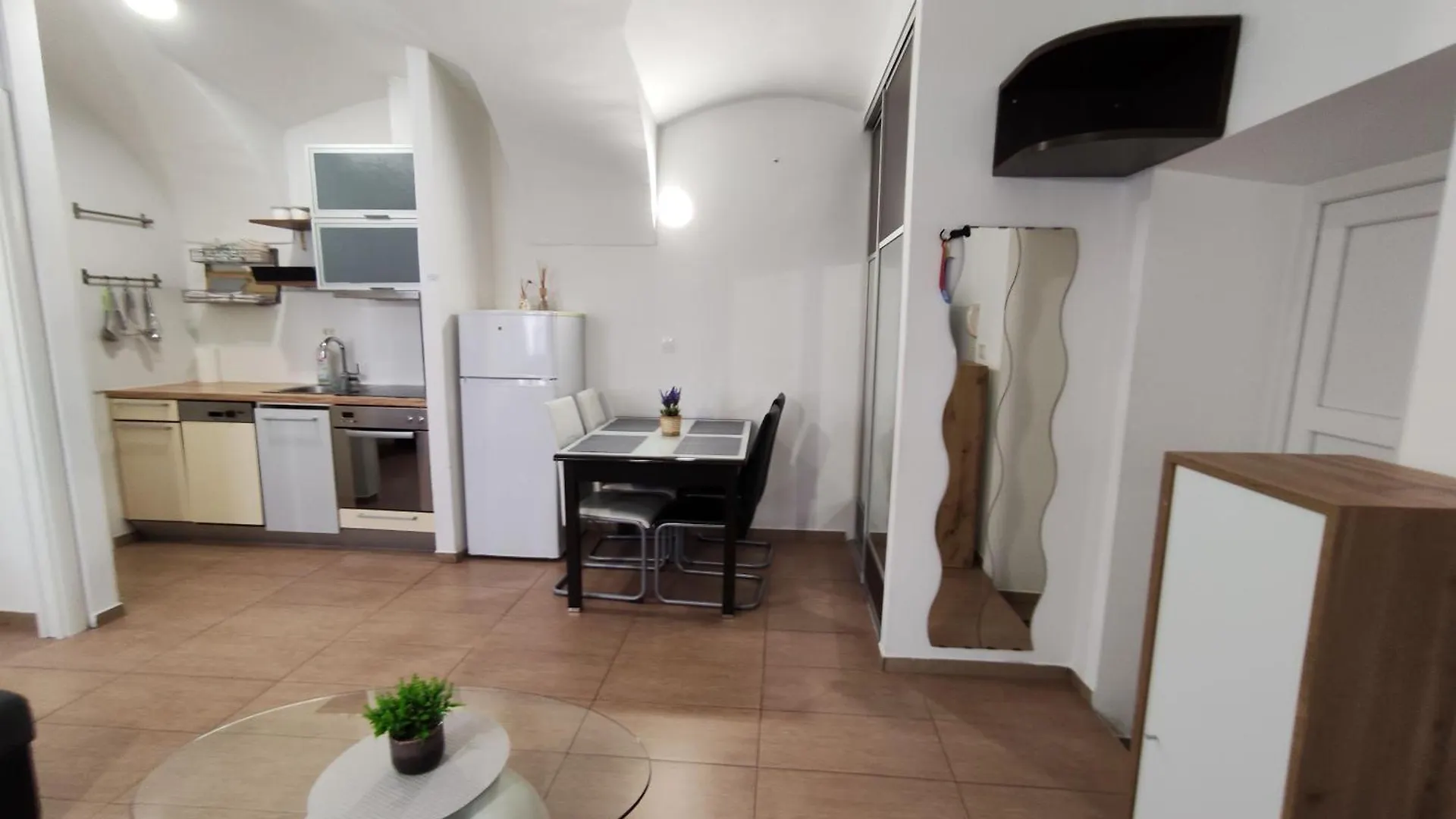 Studio Apartment Sisters 3-4 Ljubljana