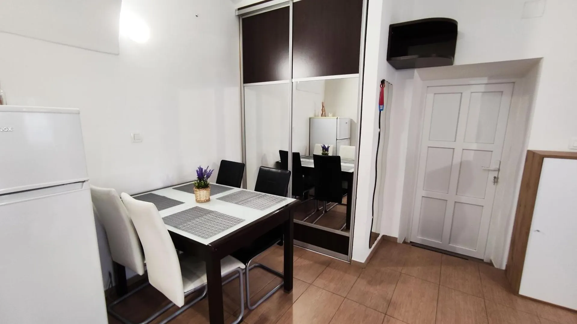 Studio Apartment Sisters 3-4 Ljubljana Slovenia