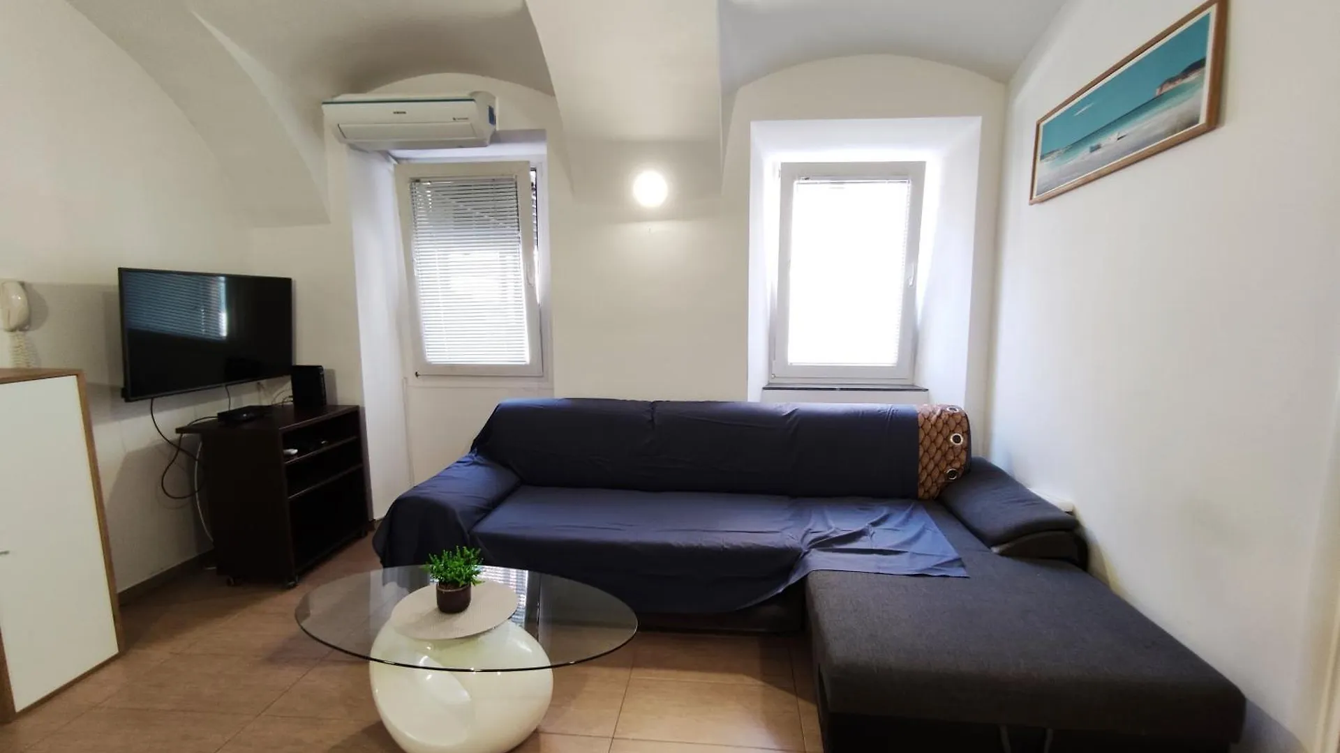 Studio Apartment Sisters 3-4 Ljubljana Slovenia