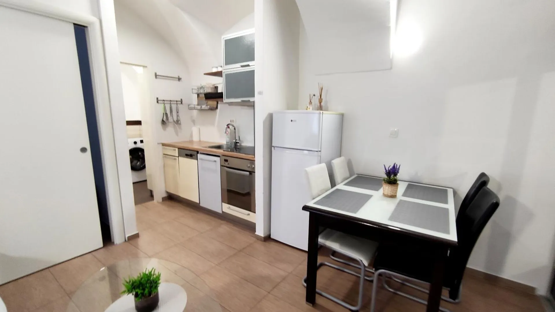 Studio Apartment Sisters 3-4 Ljubljana